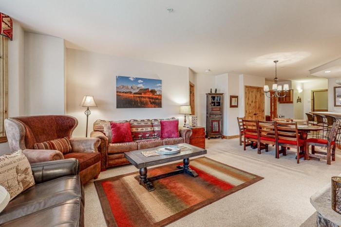 Torian Plum Creekside 412