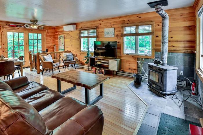 Colonels Cabin Sauna, Fireplace, Mountain Views