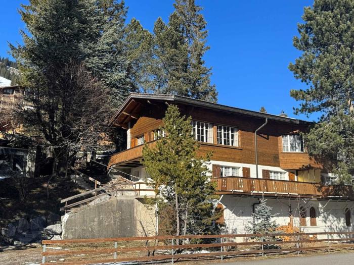 Quietly situated holiday home with marvelous mountain views