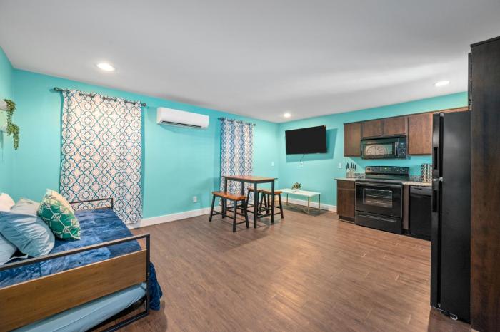 Chic Comfort Near Houston Hotspots