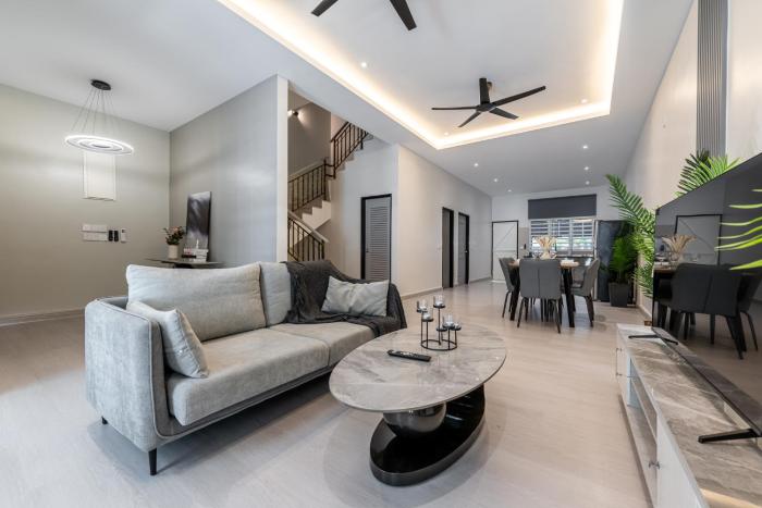 La Ferringhi Villa - 5 Bedroom Bungalows by ALV