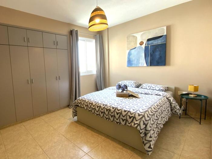 2 Combined Apts, Fast Wi-Fi, 5 Min Walk to Beach