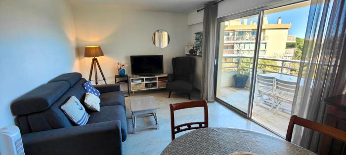 Charming T2 with balcony near the port of Fréjus