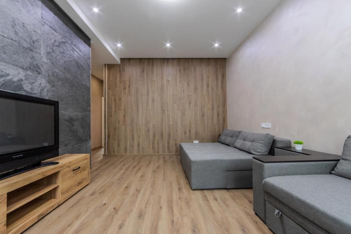 Апартаменти 3-кімнатні, метро Університет