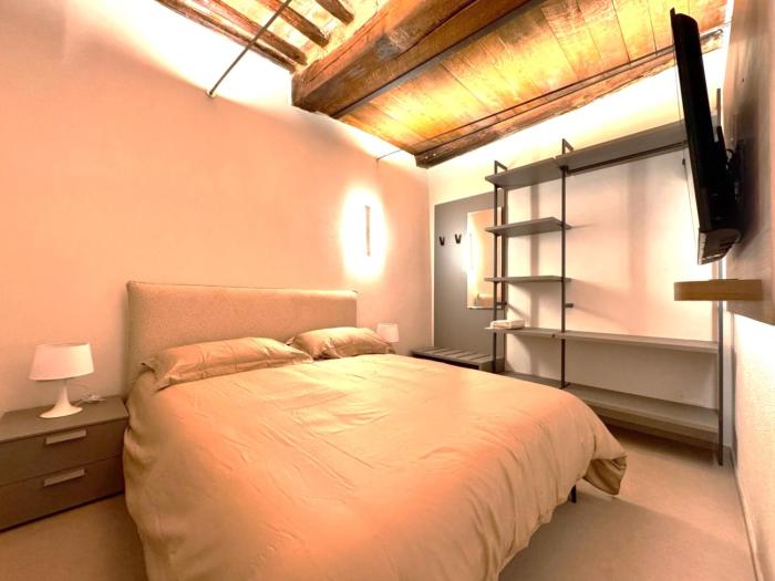 Modern Pendola Near the Duomo