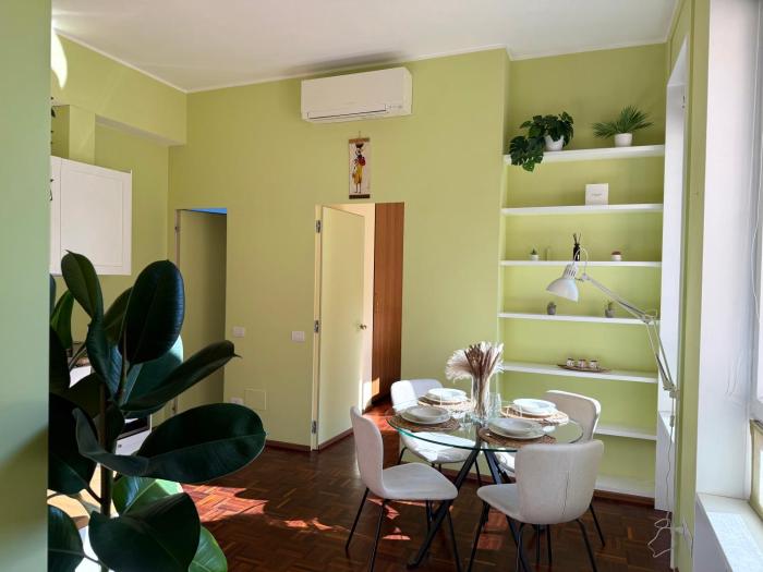 Urban Jungle 5 - Montenapoleone