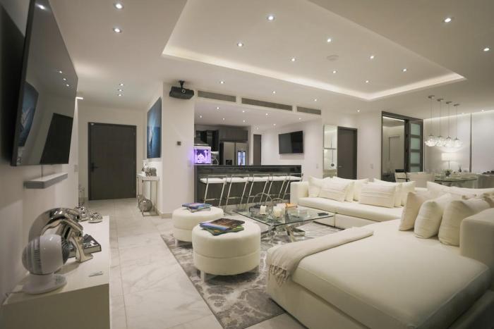 Luxury 3BR Apt, WiFi 1Gb, Laundry, Pools, Gym