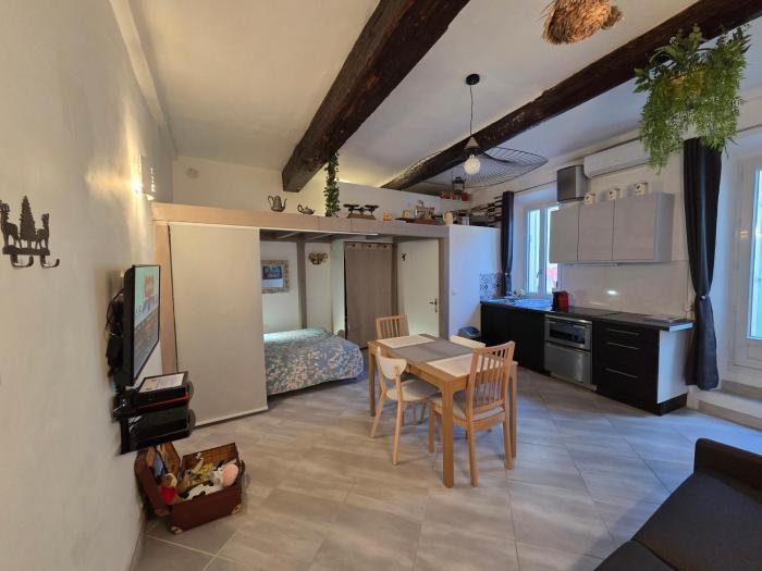 Meynadier 66 - Appartement Très Calme avec Cour Privative, Plage, Gare, Palais à 300m
