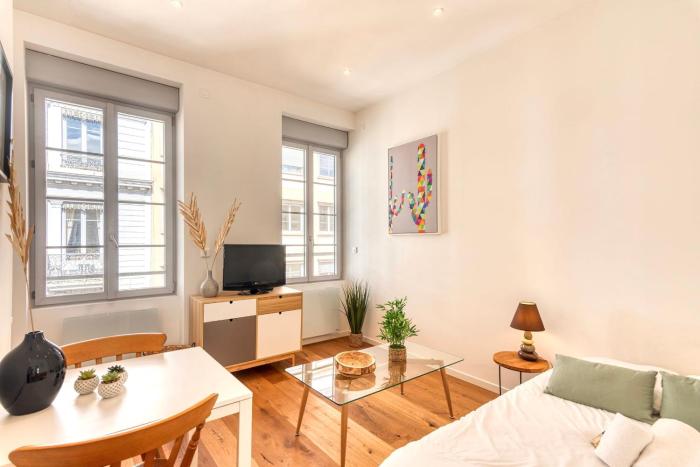 Le Martini - Clim mobile - studio au Brotteaux Métro B