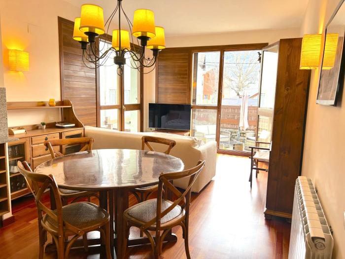 Apartament amb una terrassa única by RURAL DANEU