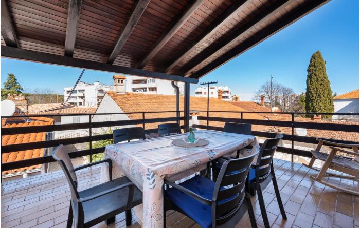 Two-Bedroom Apartment In Pula