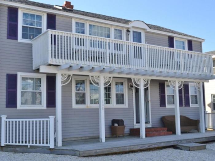 Great Views For This Ocean Block Brighton Beach 1St Fl Duplex, Only 3 From Beach,no Streets To Cross, 14006