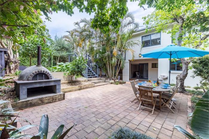 Maestral II - Beachside Villa with Private Garden