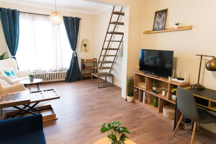 Artistic and cozy apartment in the center of Sofia