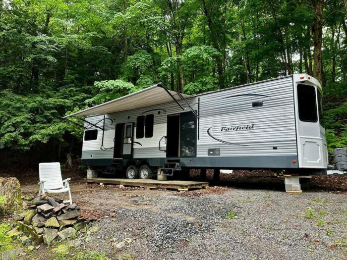 Lakefront RV Cottage in Parry Sound #18