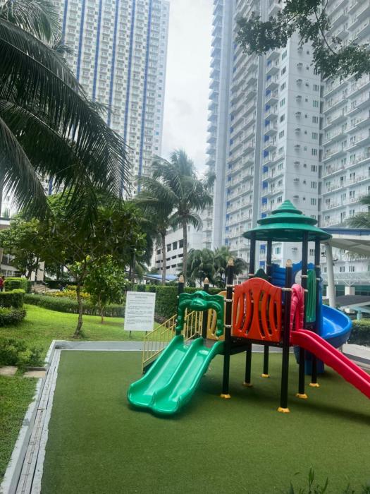 2BR Balcony Suite at Grass Residences QC near SM North