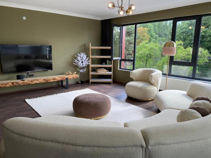 1006 Central 135 sqm close to consulates