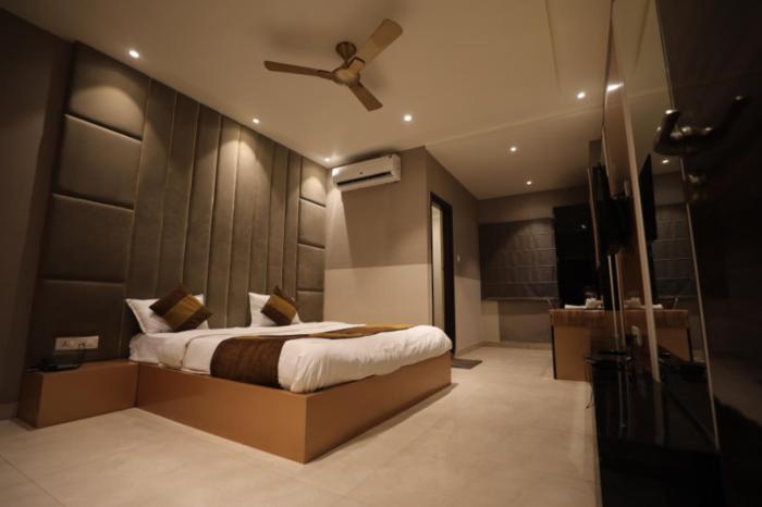 Hotel Maya crystal
