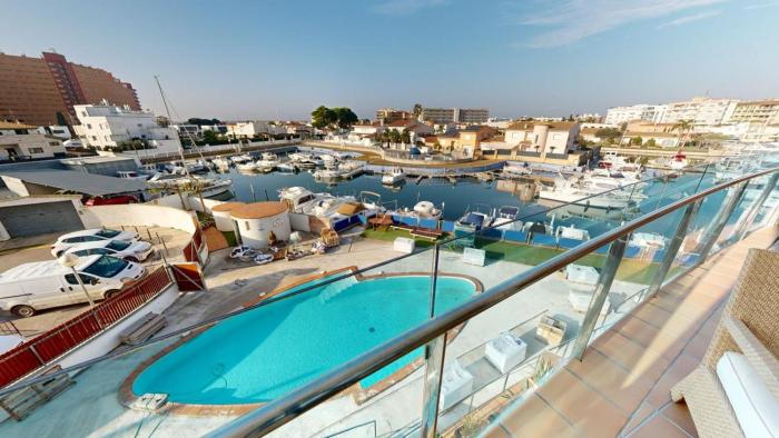 Trebol apartamento climatizado y piscina