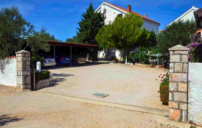 Nice Apartment In Jezera With Wifi