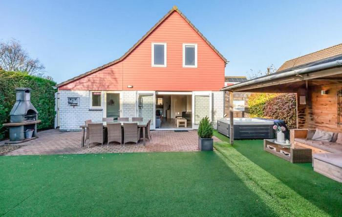 Beautiful Home In Wemeldinge With Sauna