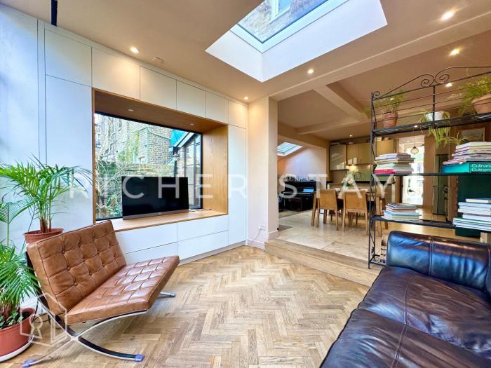 Bohemian Notting Hill Flat, Garden & Amenities