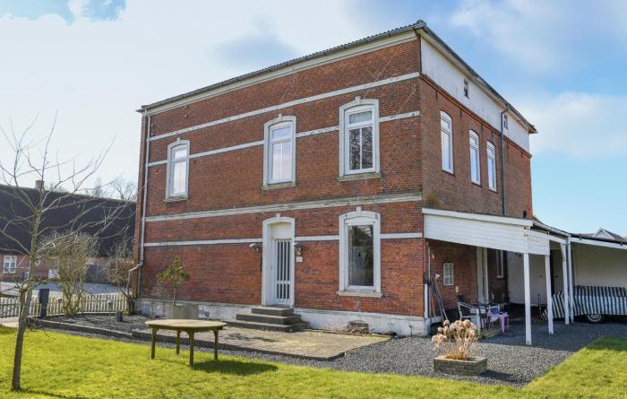 Beautiful Home In Højer With Wifi