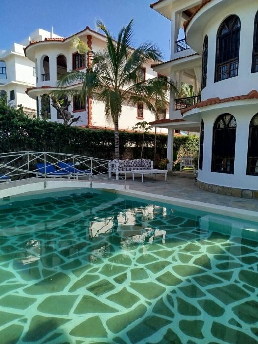 J and R Villa, Watamu