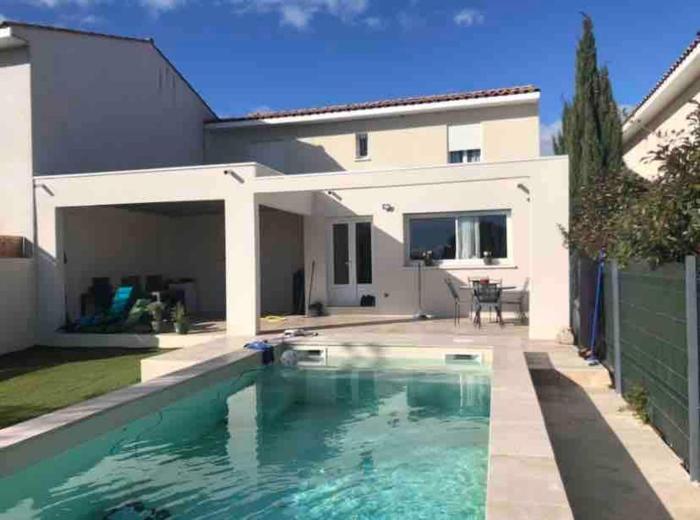 Villa f5 with pool close to beach and amenities