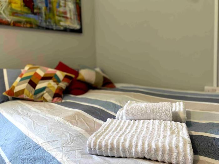 Central & Cozy Artistic Loft - Walk everywhere