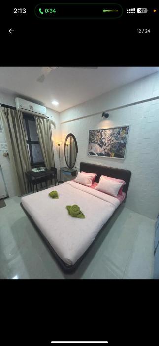 Exclusive Studio on Linking Road