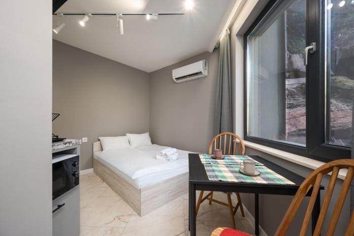 Central Apartments with Patio Close to Sea