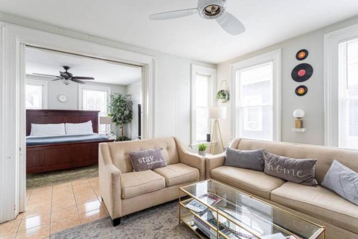 Revamped 3BR Apt with Easy Check-In Family-Friendly