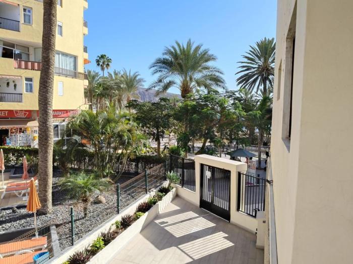 Joy and Friends 2 El Carmen