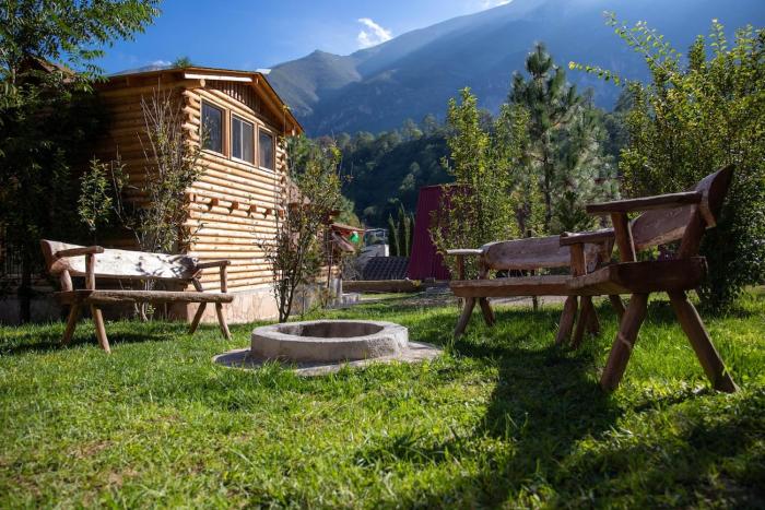 Hermosa cabaña en la montaña