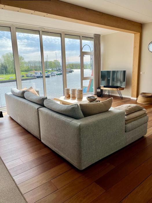 Sa-Mar Stavoren - Uniek Appartement - Panoramisch uitzicht over de haven