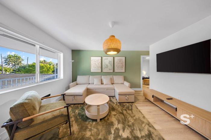 Modern 1-BD Miami Apt Gym, BBQ, Free Parking