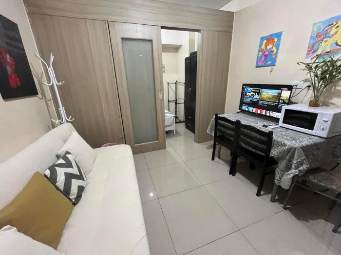 Shore cheap Family Suite fast WIFI& TV Netflix near MOA 9120