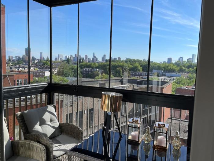 Beautiful luxury Apartment with Skyline