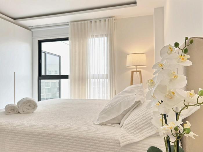 Luxury apartment with swimming pool in Equipetrol