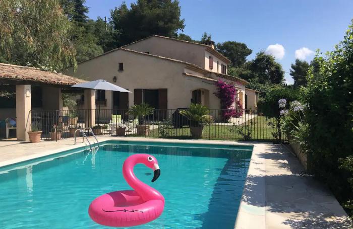 Le Belvedere, family home with pool, panoramic view