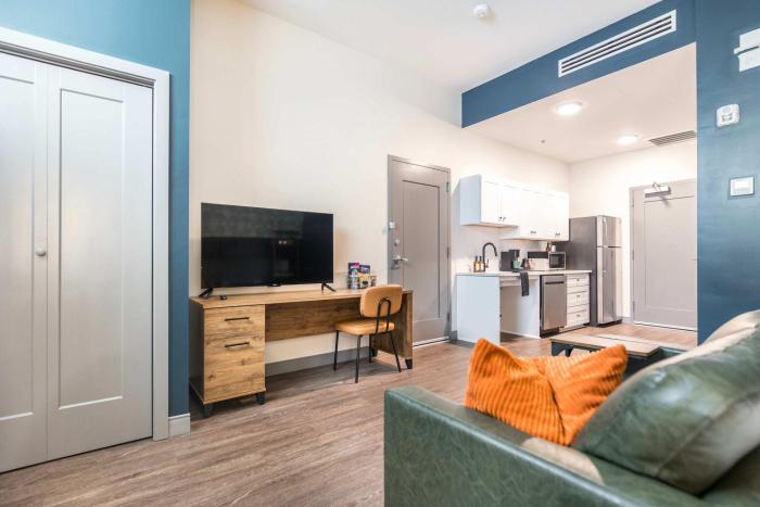 ADA Studio Suite with Walk Score 72 & Near Cherry St