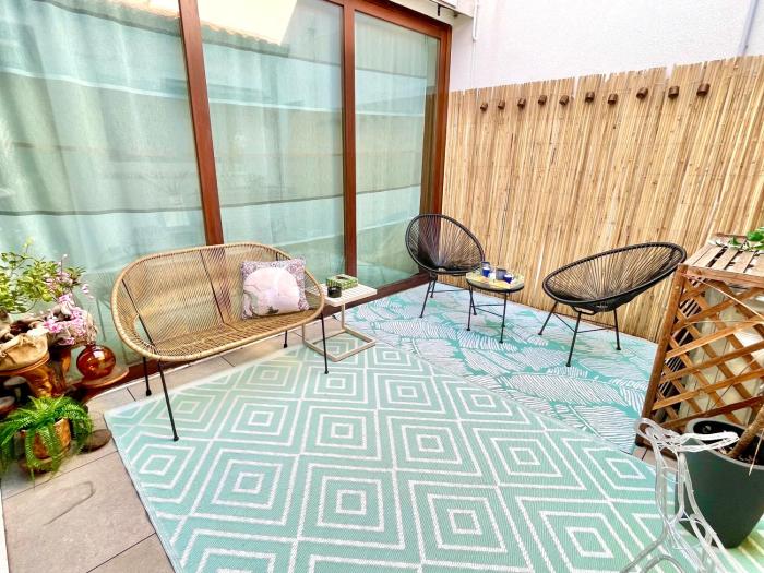 Locatelli Apartments - Patio Living "Cordyline"