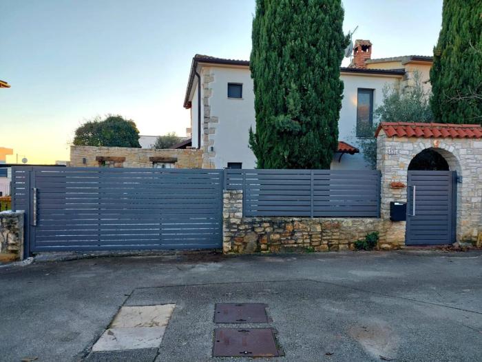 Holiday Home in Vabriga with Pool near Beaches