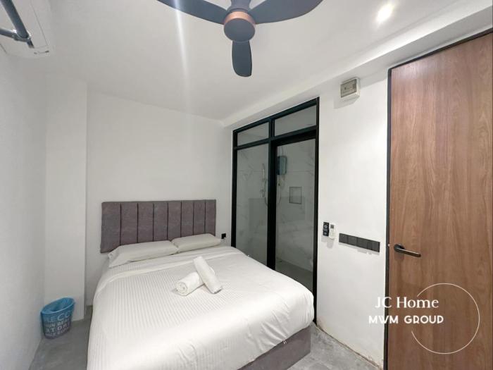 Room l 4min Walks to Pelangi Plaza