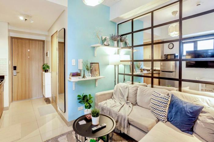 ClaySky Staycation S2T1-Cozy & Homey 1BR Apartment near MOA facing Pool with Own Parking with Netflix, HBO Max YouTube Premium & up to 200mbps Wifi