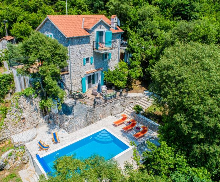 Villa Toscana with a pool