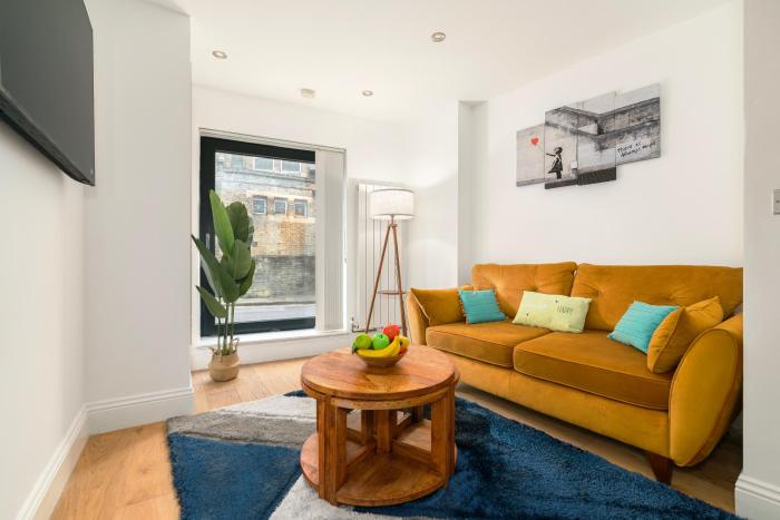 London City Brick Lane 3 Bedroom 2 Living Room 2 Bathroom Balcony New