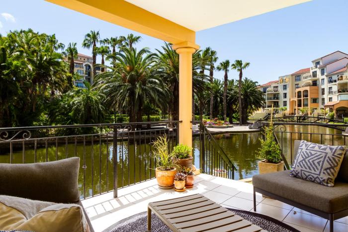 Canal Front Apartment Cape Town