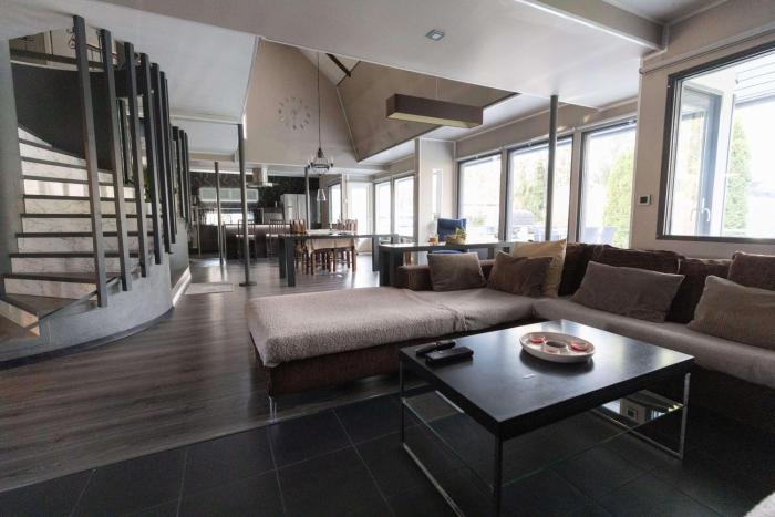 La Casa 300m2, 3-floor, AC, Billiards & Cinema